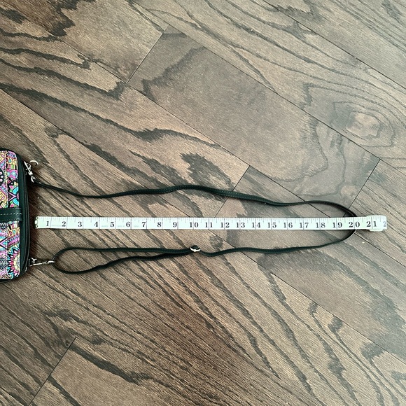 Sakroots Colorful Mandala zip around Crossbody/Wristlet wallet - Picture 8 of 8